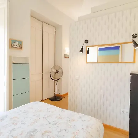 Homeyseville- Lovely In City Center, Parking Optional
