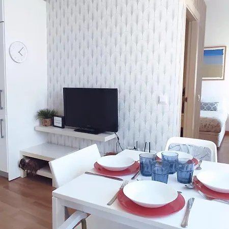 Homeyseville- Lovely In City Center, Parking Optional Апартаменты
