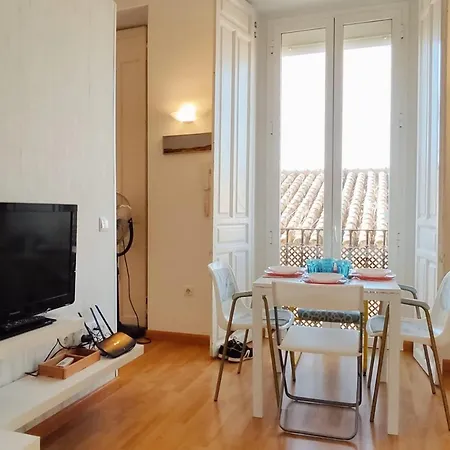 Апартаменты Homeyseville- Lovely In City Center, Parking Optional Севилья